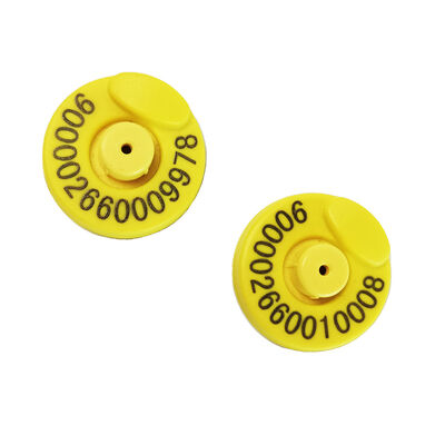 Hayvanlık Koyun Keçi Domuz için RFID kulak etiketi 300N Gerginlikle 17cm okuma mesafesi IEC standartları
